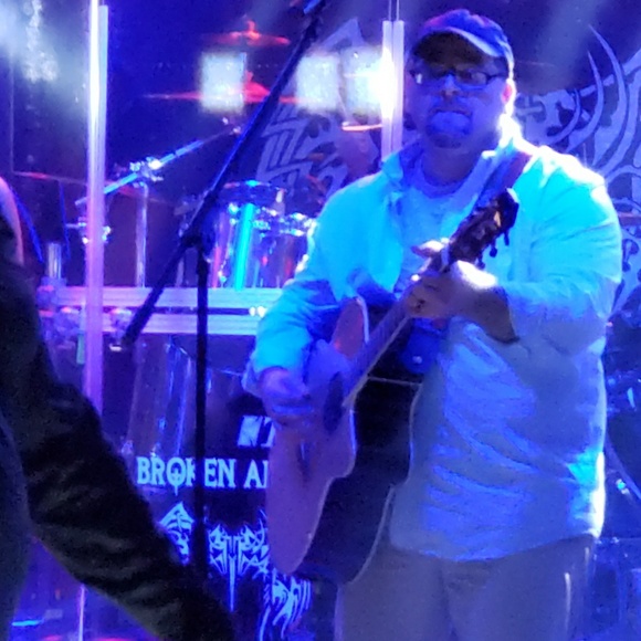 Meet your Posher, Mandi J - Picture 5 of 8